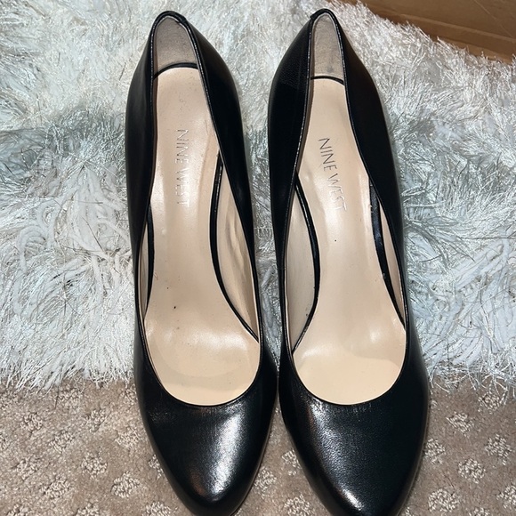 Nine West Heels mint condition a classic must have - Picture 2 of 6